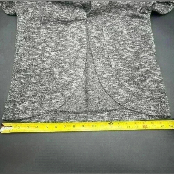 Zella Cardigan, size small - Picture 9 of 10